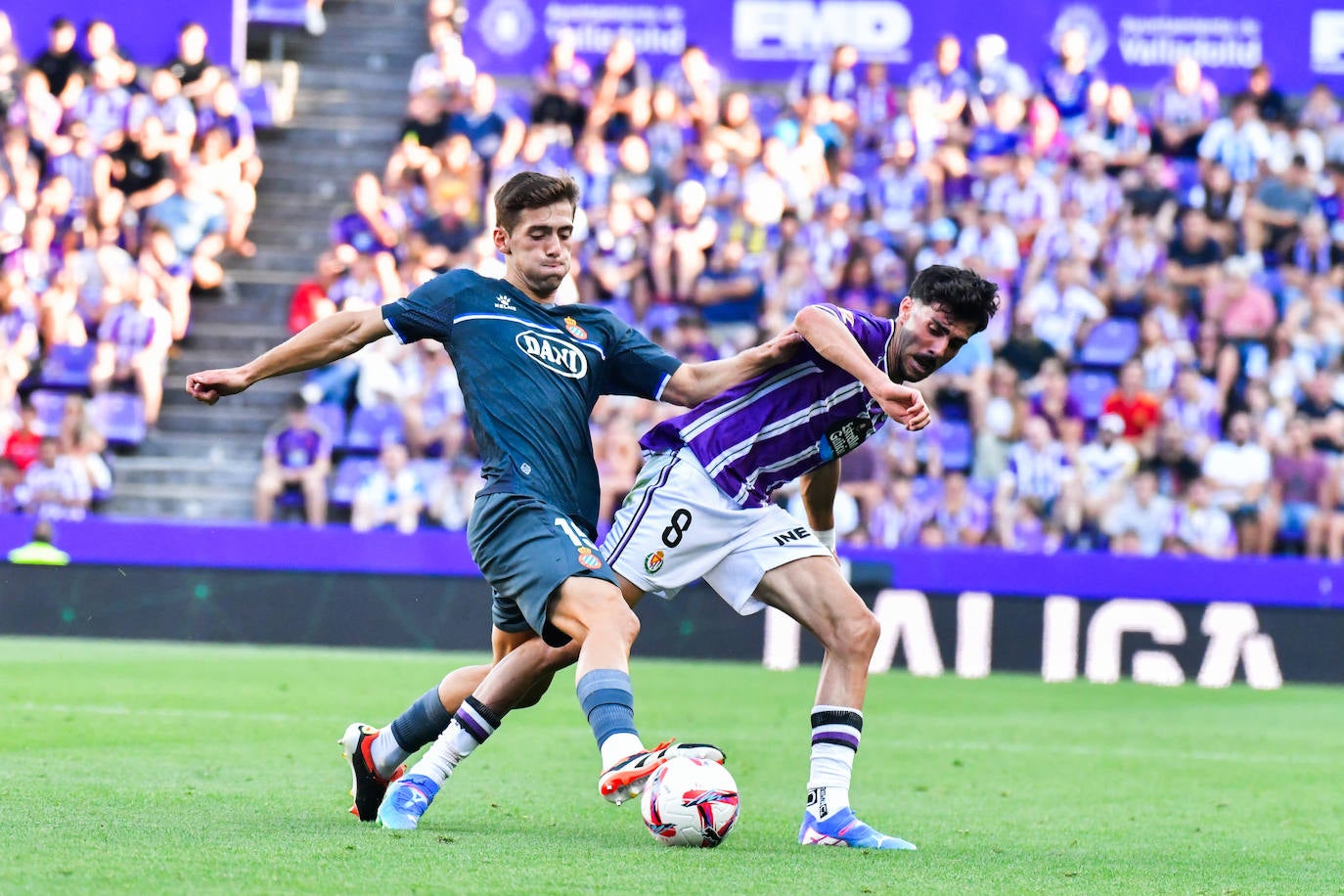 La victoria del Real Valladolid en su regreso a Primera, en imágenes