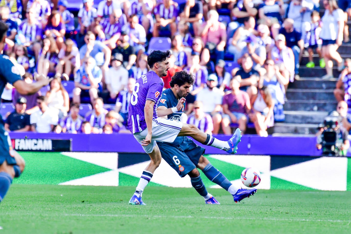 La victoria del Real Valladolid en su regreso a Primera, en imágenes