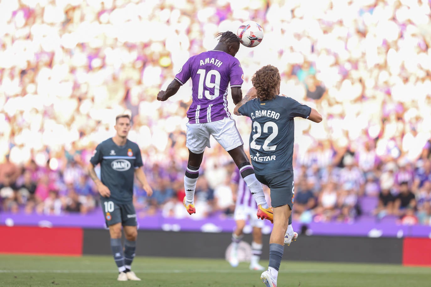 La victoria del Real Valladolid en su regreso a Primera, en imágenes