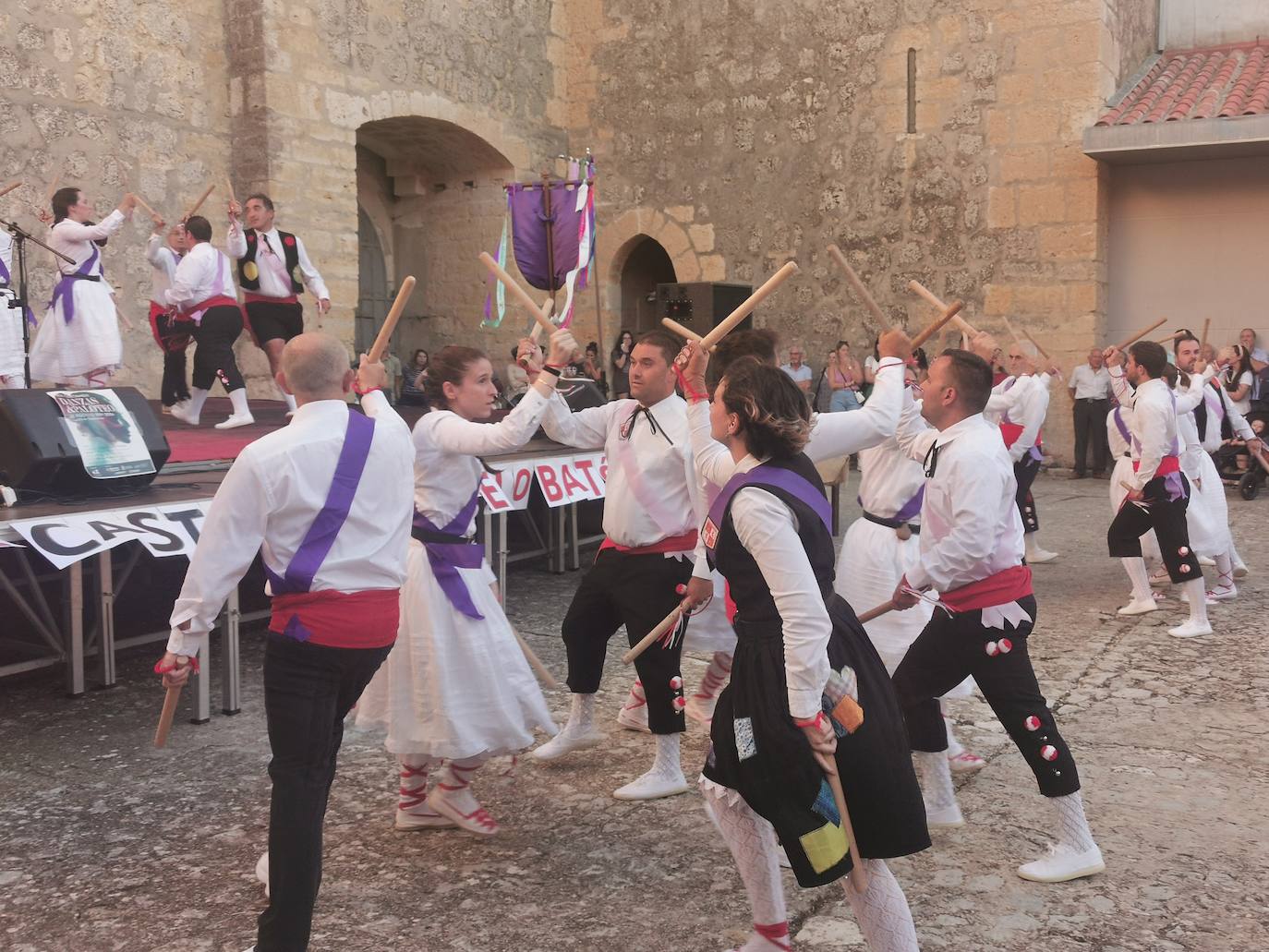 Torrelobatón exhibe su mejor paloteo