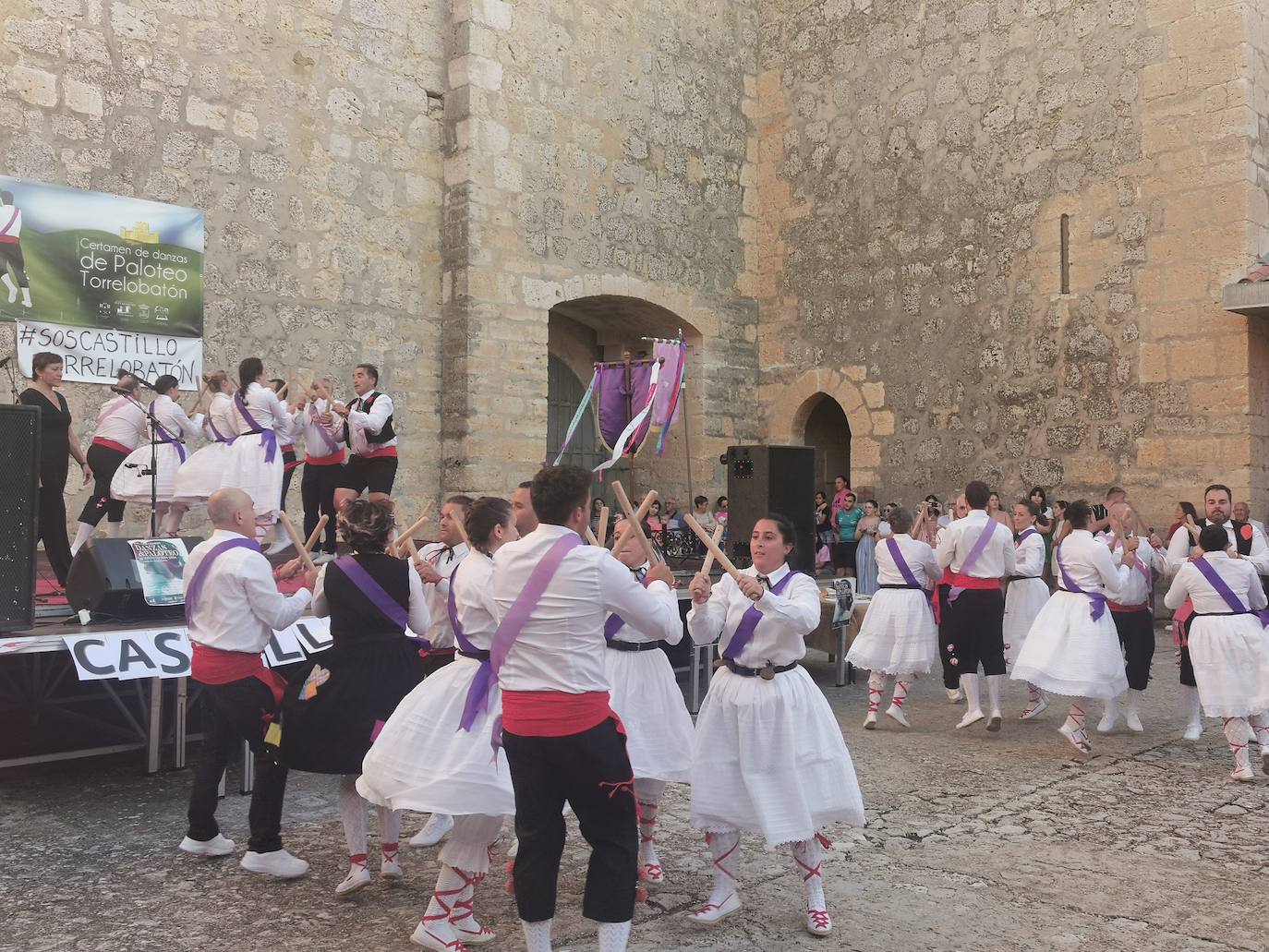 Torrelobatón exhibe su mejor paloteo