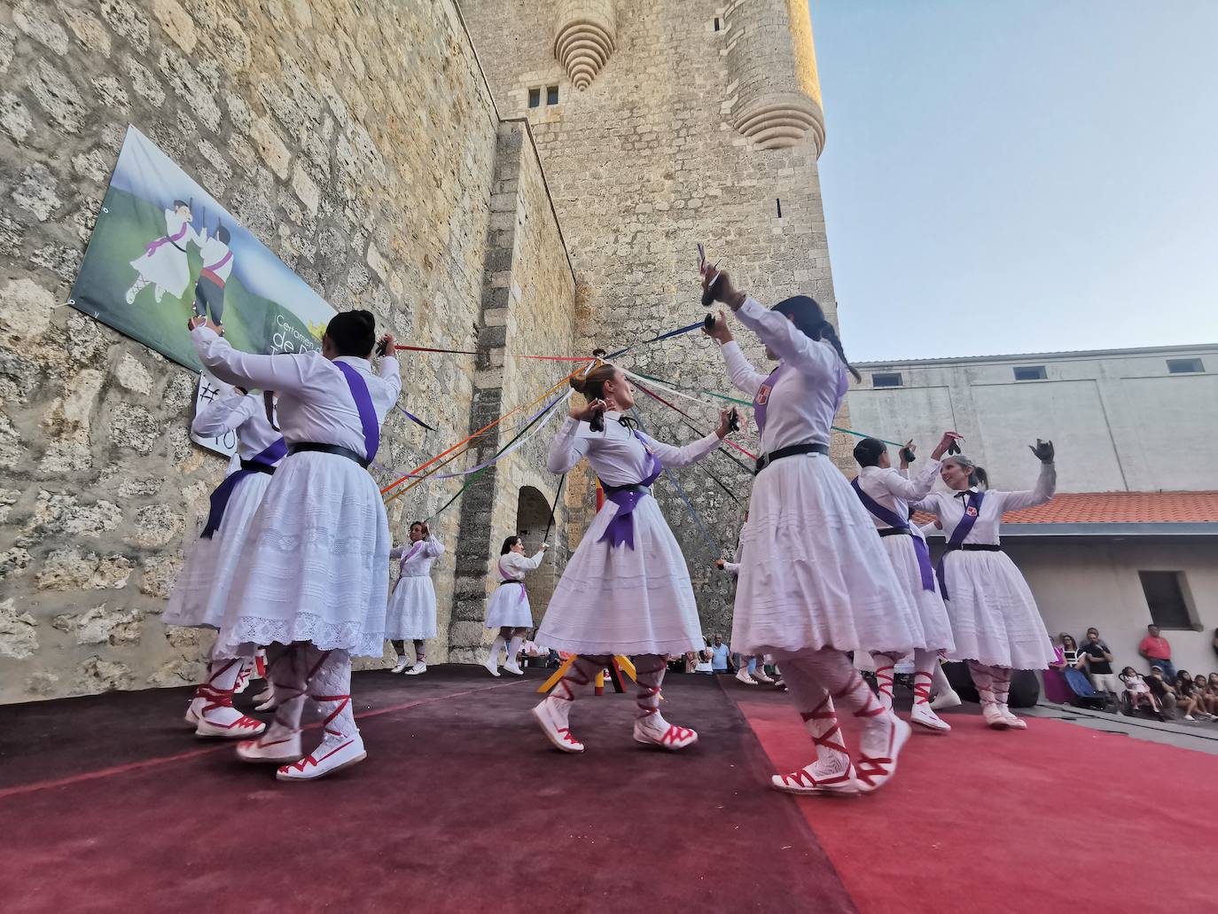 Torrelobatón exhibe su mejor paloteo