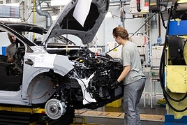 Cadena de montaje en la Factoría Renault en Valladolid.