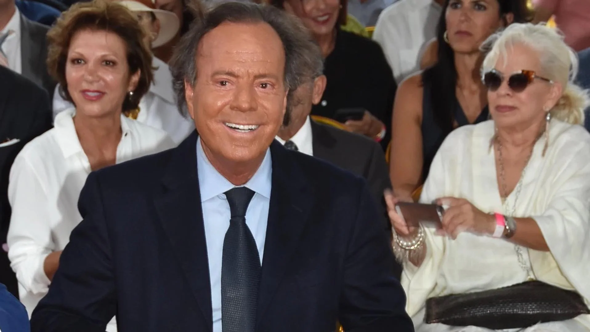 Julio Iglesias rompe su silencio en las redes sociales | El Norte de Castilla