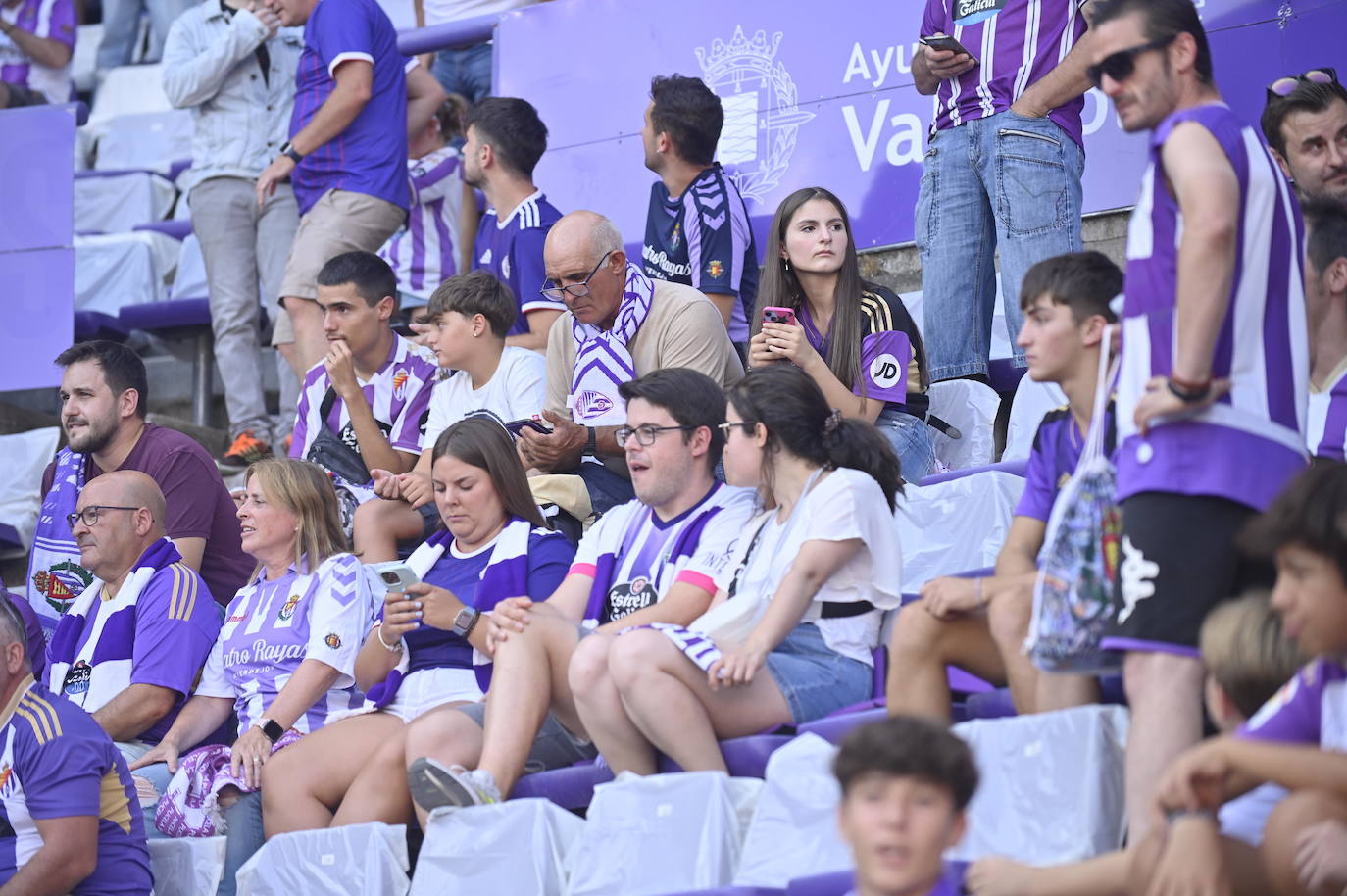 Búscate en la grada del estadio José Zorrilla (2/4)