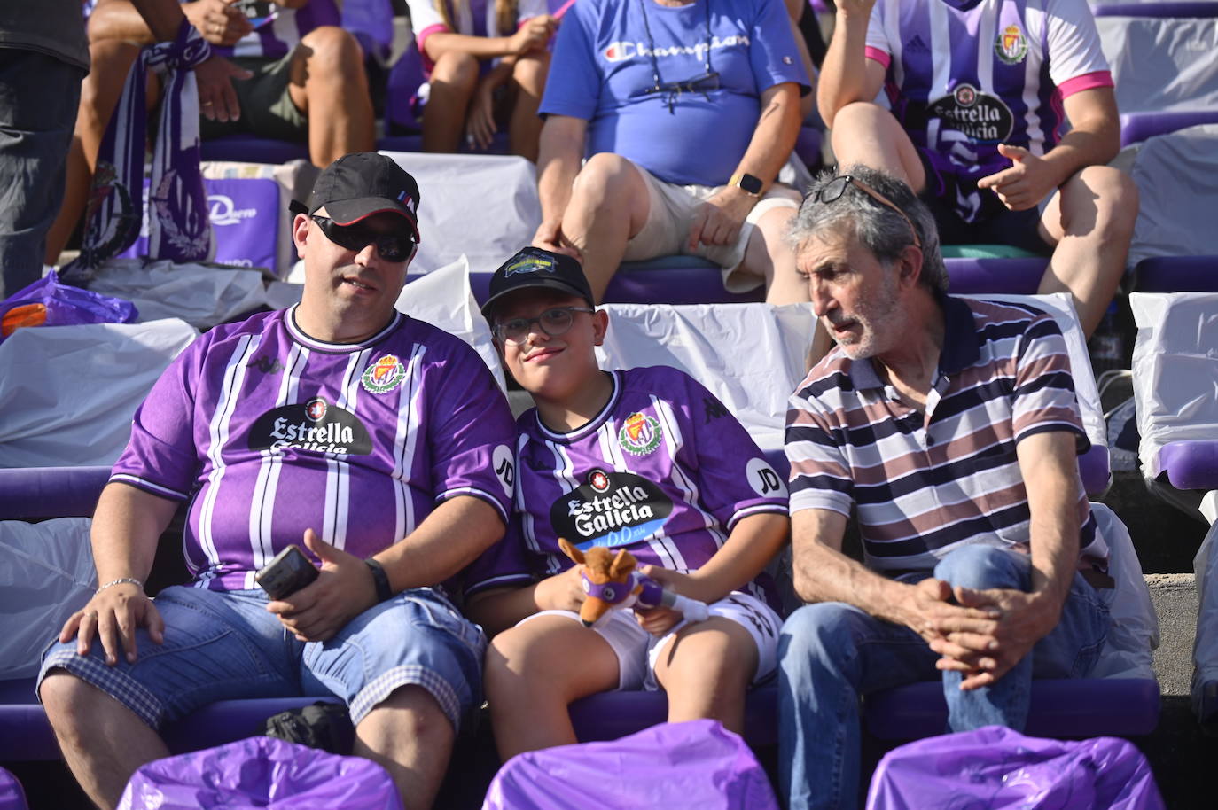 Búscate en la grada del estadio José Zorrilla (2/4)