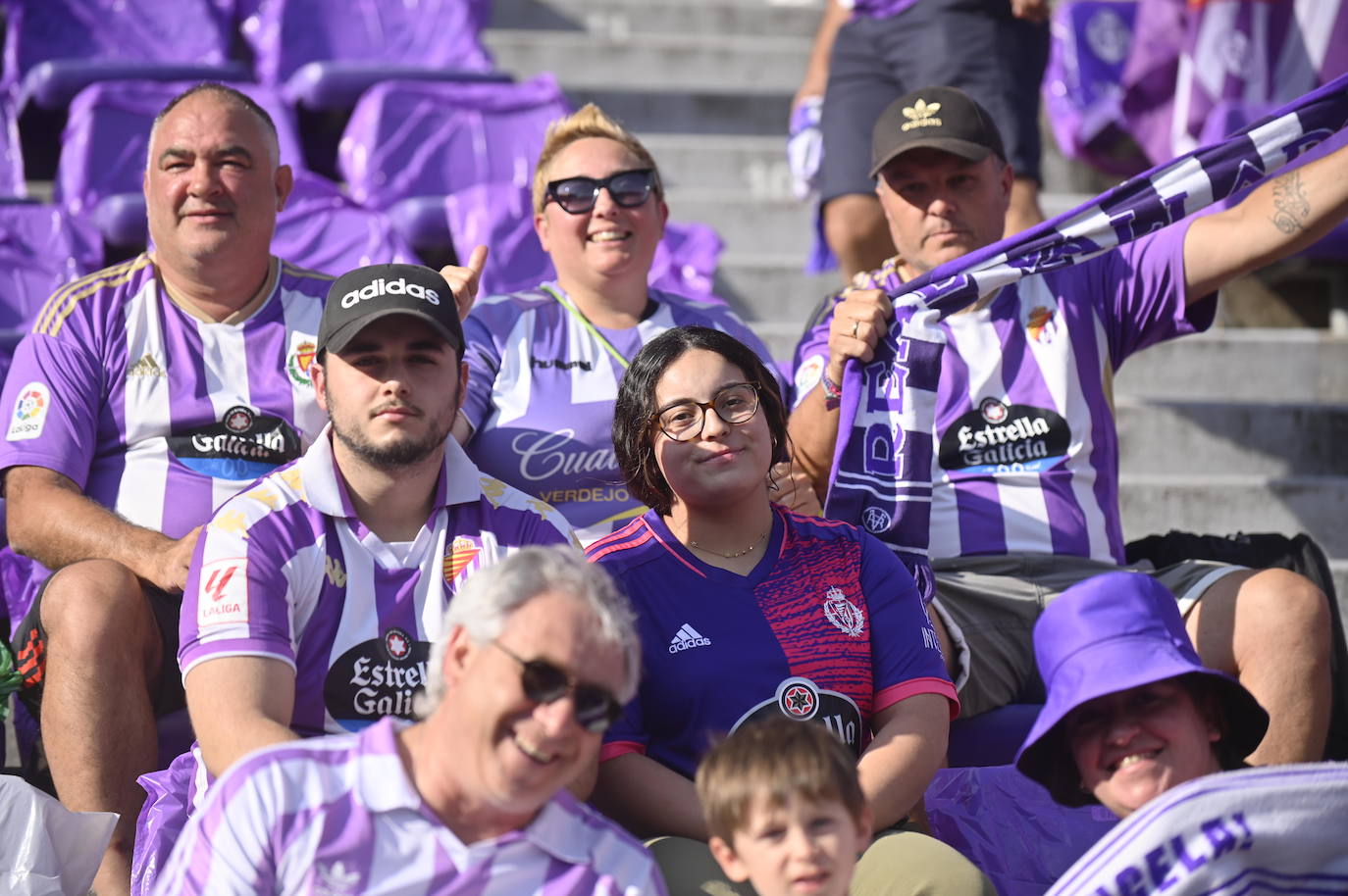 Búscate en la grada del estadio José Zorrilla (1/4)