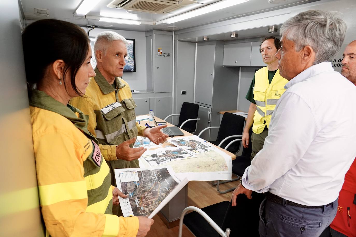 El incendio forestal de Castrillo de los Polvazares baja a nivel 1