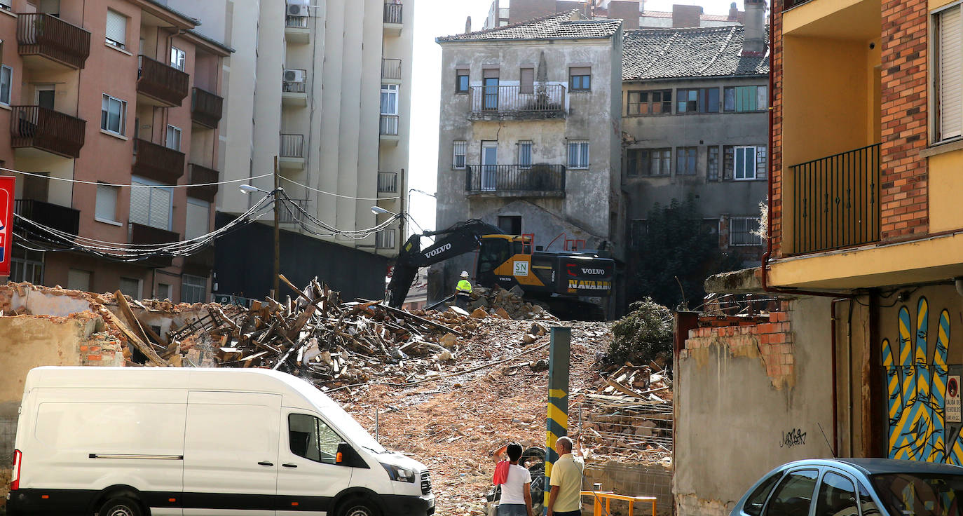 Fotos del derribo de edificios en la calle Antonio Machado