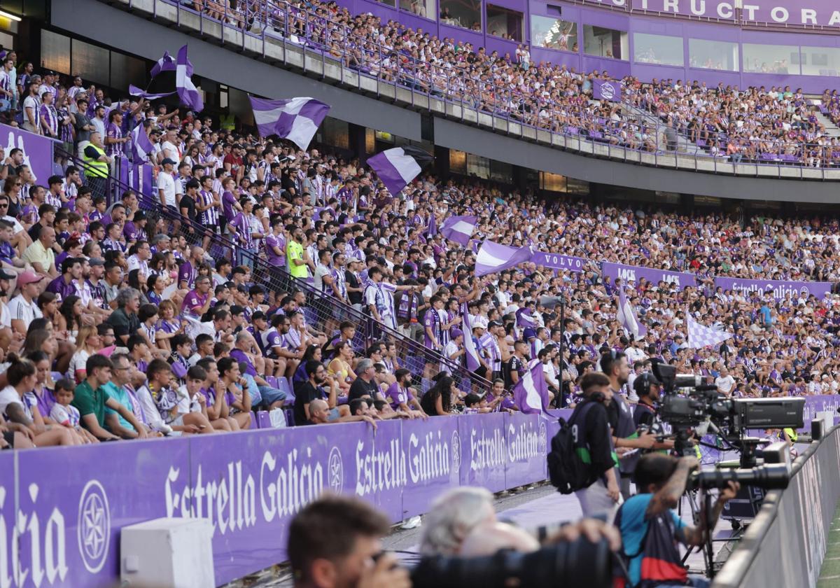 Aspecto que presentaba el José Zorrilla en el primer partido de la temporada frente al Espanyol.