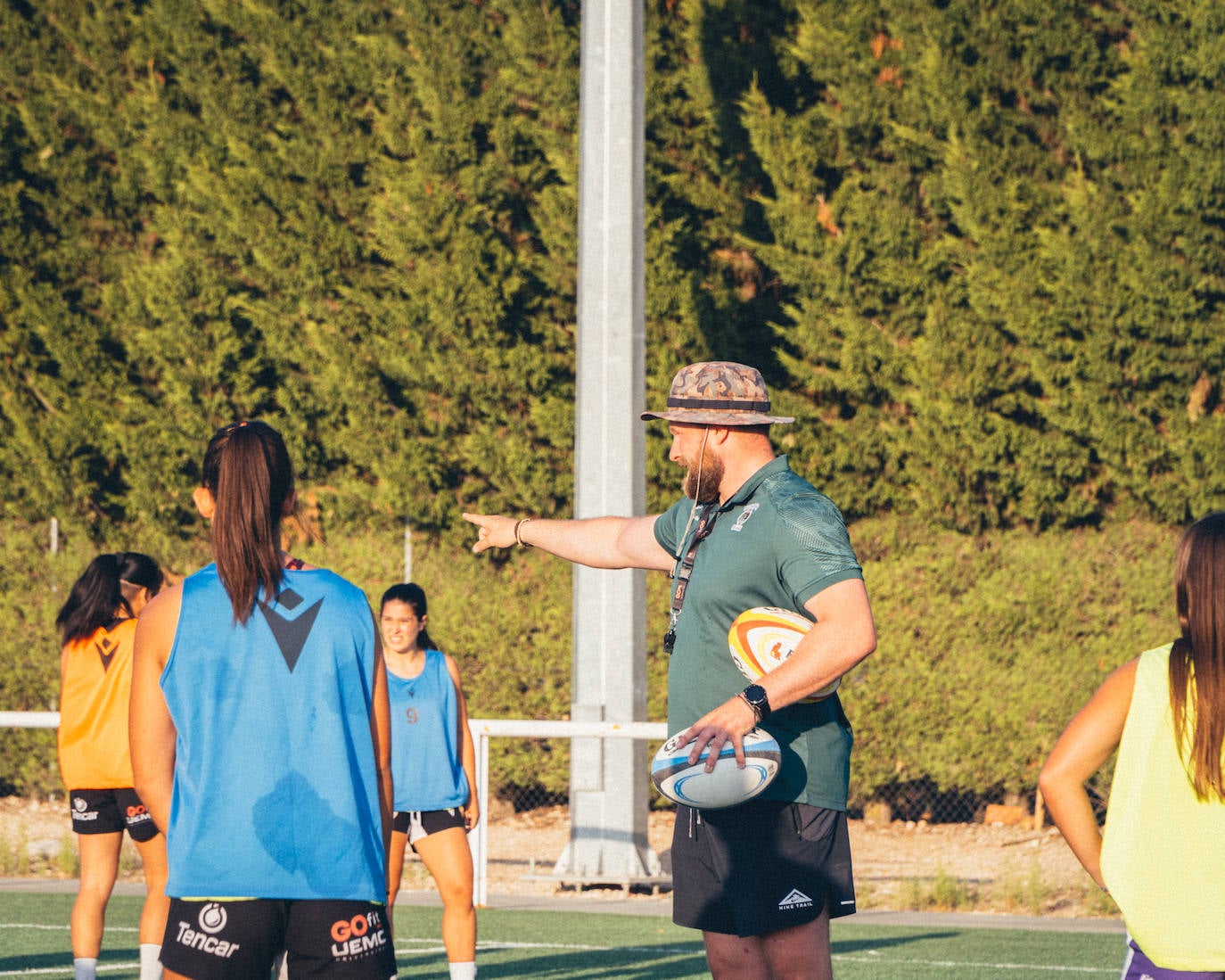 Walker-Fitton durante un entrenamiento del equipo femenino.