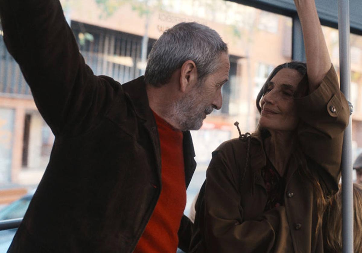 Alfredo Castro y Ángela Molina, en 'Polvo serán'.