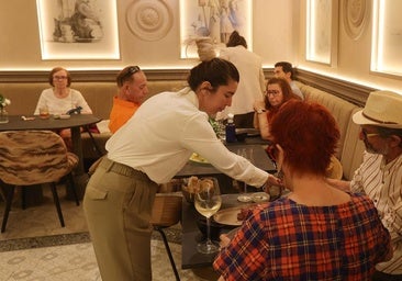 El restaurante Diecinueve revitaliza con su apertura la Calle Mayor de Palencia