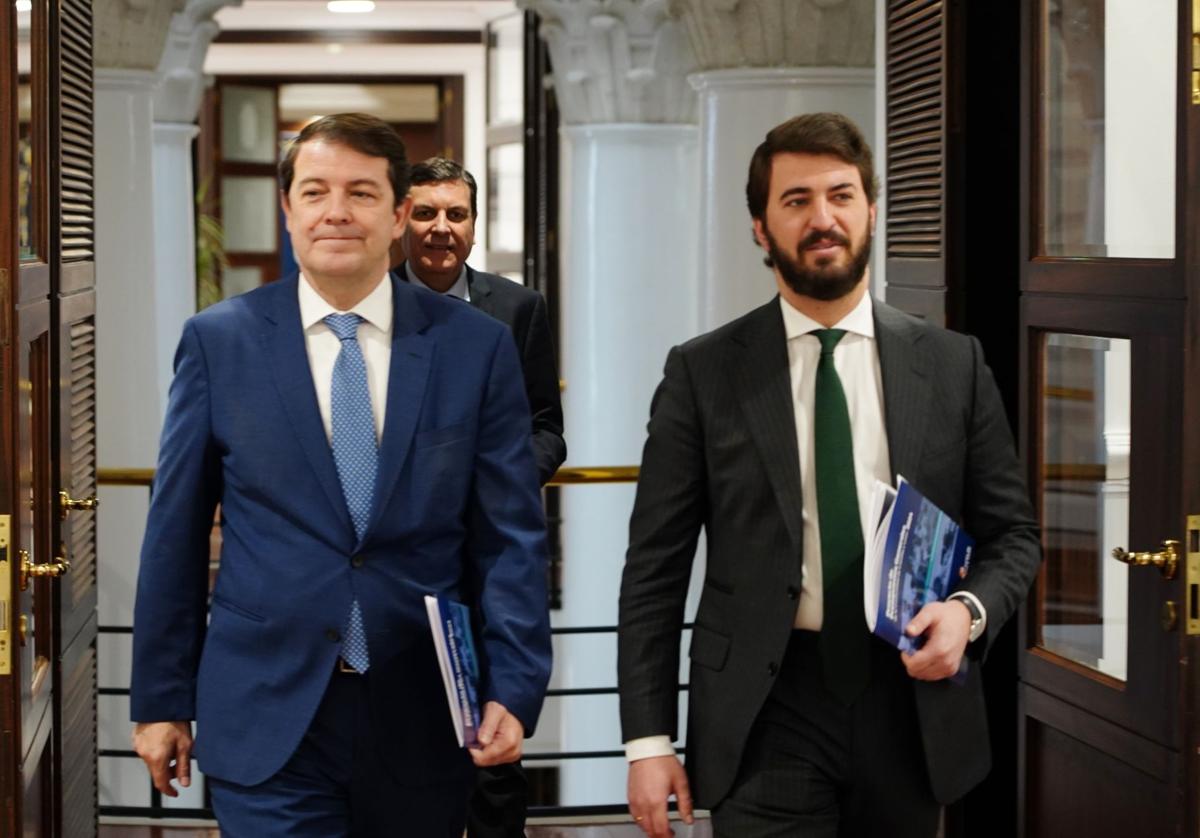 El presidente Mañueco en febrero de este año junto al entonces vicepresidente Gallardo, durante la presentación del Proyecto de Presupuestos de la Junta para 2024.