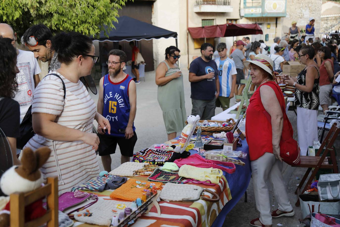 Las imágenes del mercado artesanal de Piñel de Arriba