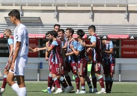 Los jugadores de la Segoviana celebran un gol en pretemporada.