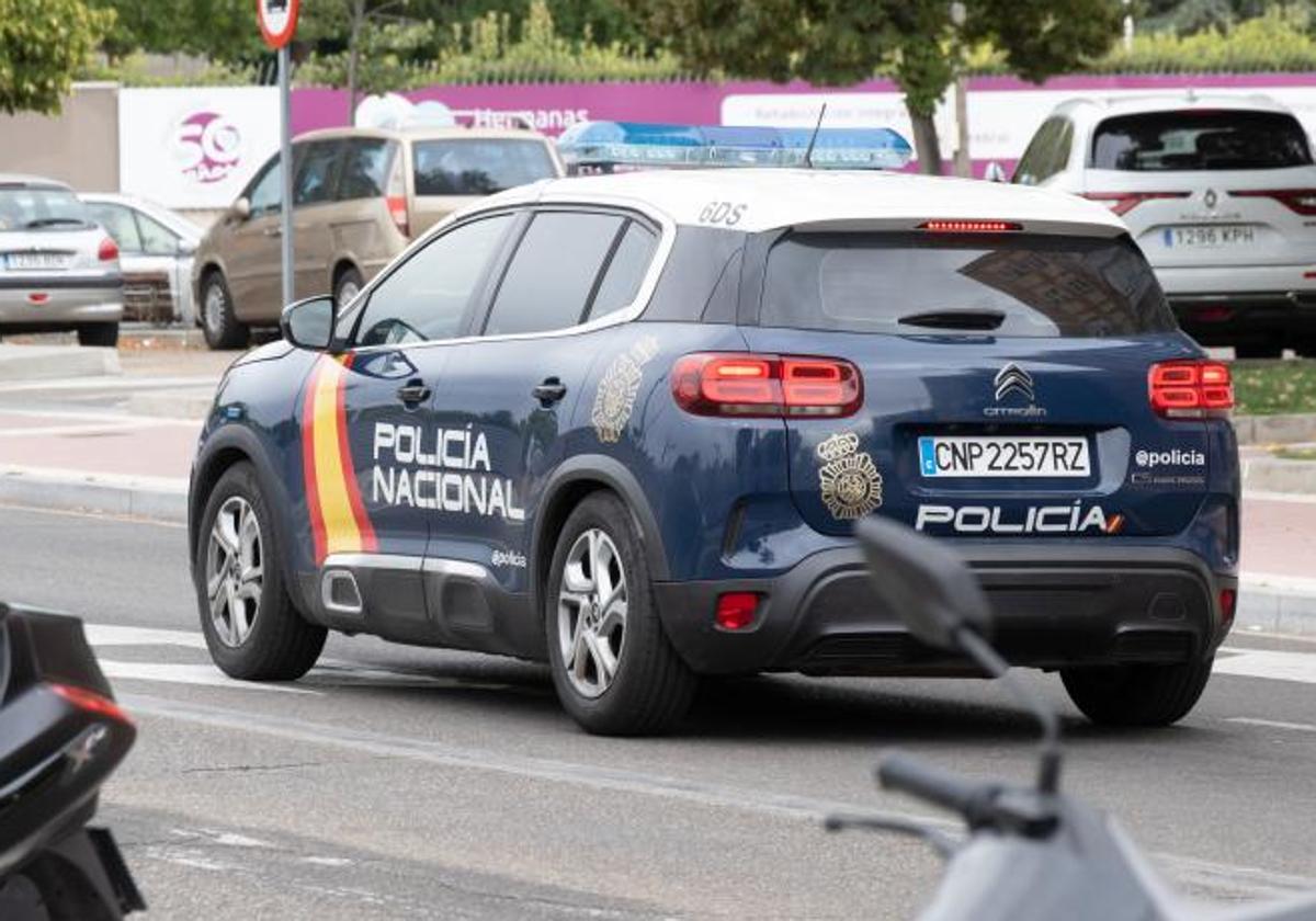 Vehículo de la Policía Nacional en Valladold.