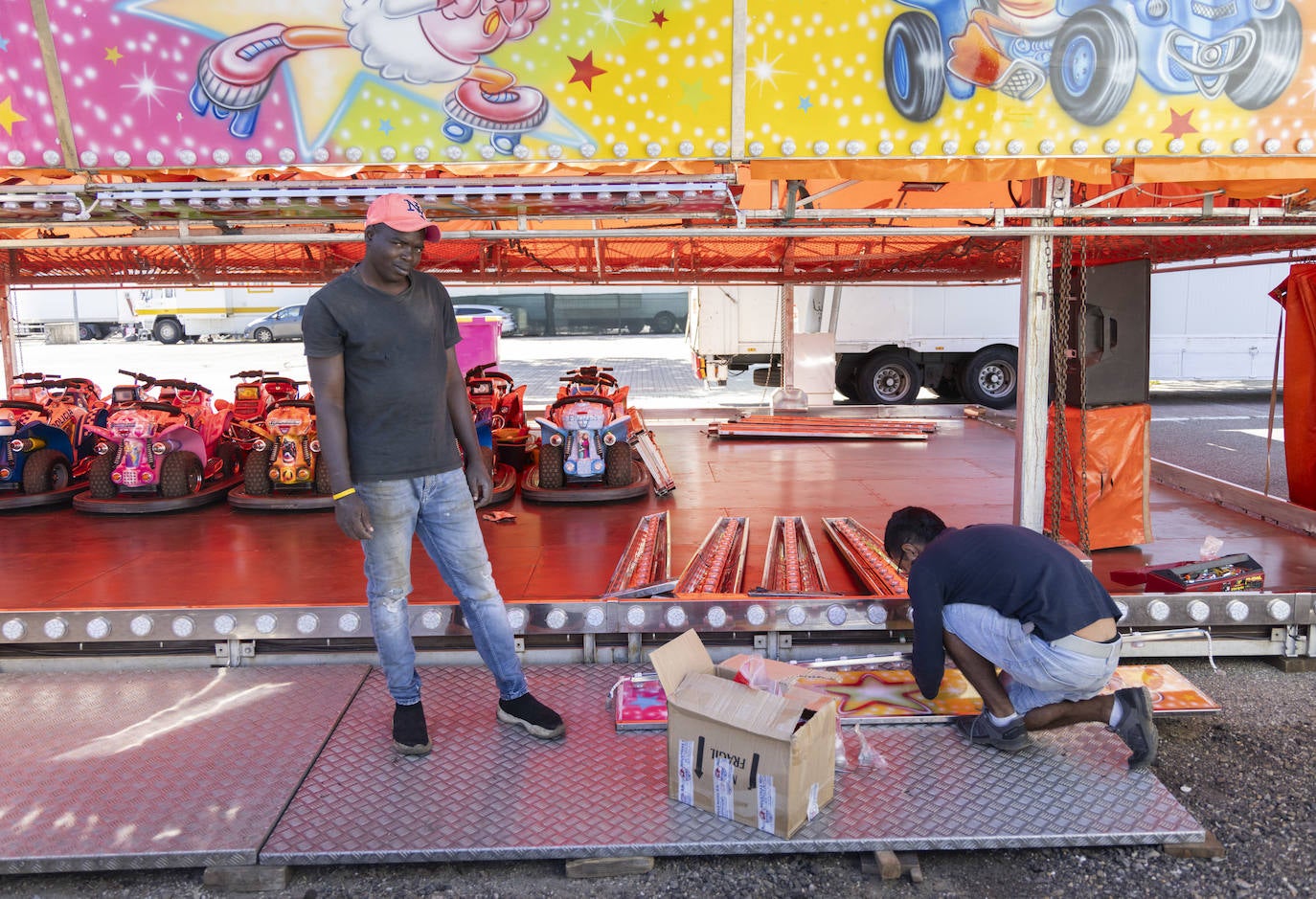 Las imágenes del montaje de las atracciones para las ferias de Valladolid