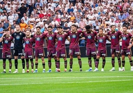 El once inicial del Real Valladolid en el Bernabéu.