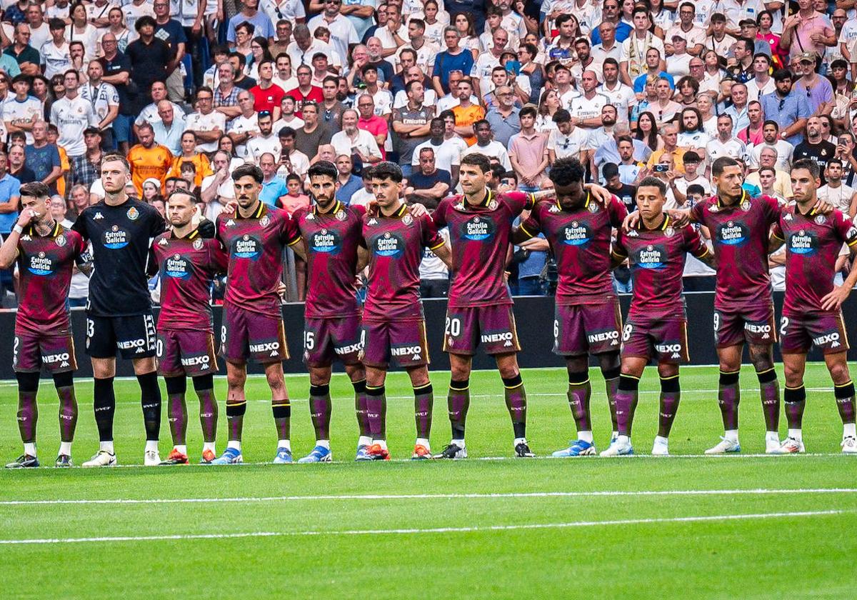 El once inicial del Real Valladolid en el Bernabéu.