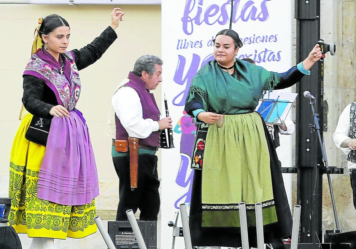 Una actuación de folk en ediciones anteriores del festival palentino