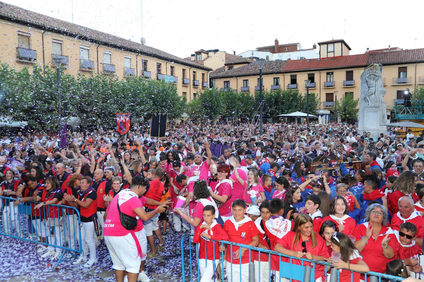 Palencia enciende el cohetón festivo