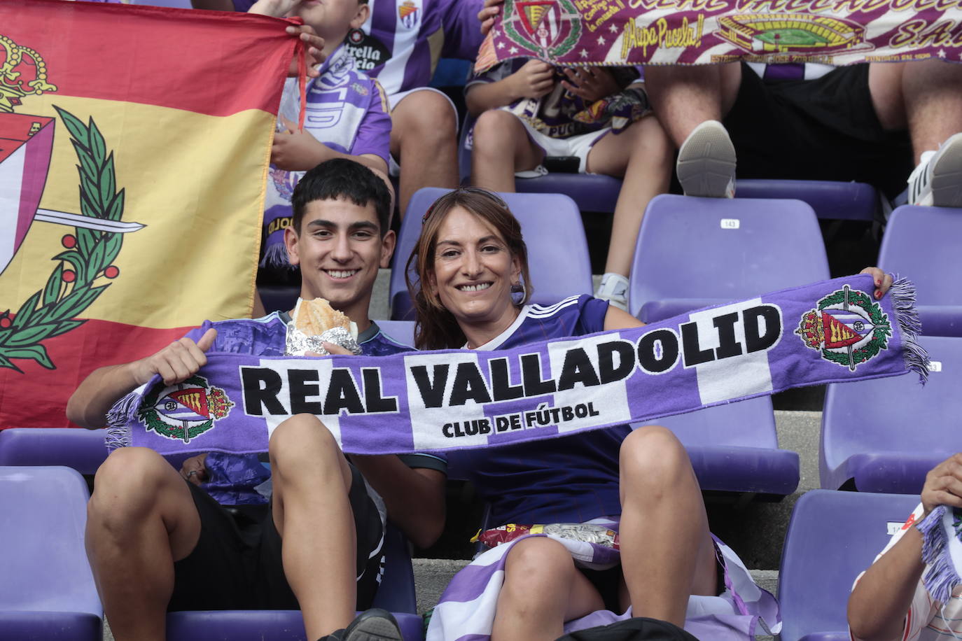 Búscate en la grada del estadio José Zorrilla (2/4)