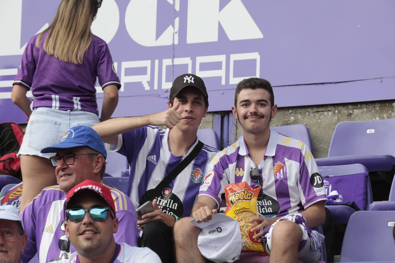 Búscate en la grada del estadio José Zorrilla (2/4)