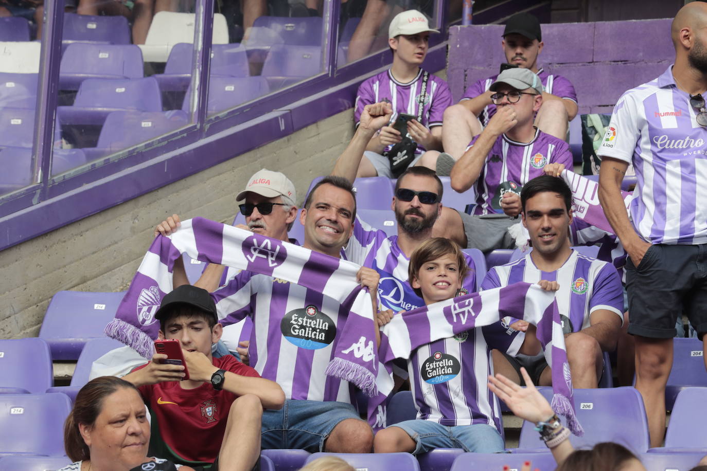 Búscate en la grada del estadio José Zorrilla (2/4)