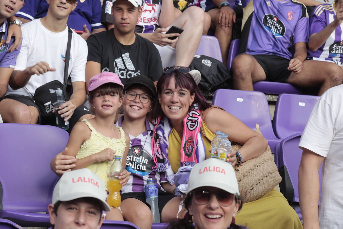 Búscate en la grada del estadio José Zorrilla (2/4)