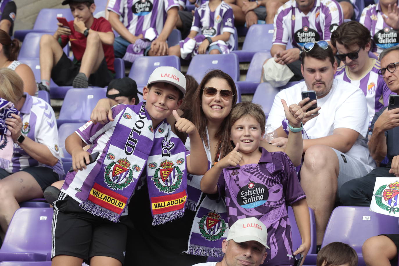 Búscate en la grada del estadio José Zorrilla (2/4)