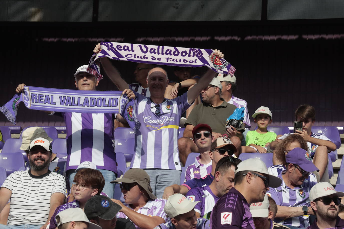 Búscate en la grada del estadio José Zorrilla (2/4)