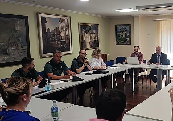 Junta Local de Seguridad para coordinar el dispositivo de las fiestas de Laguna de Duero, celebrada este miércoles.