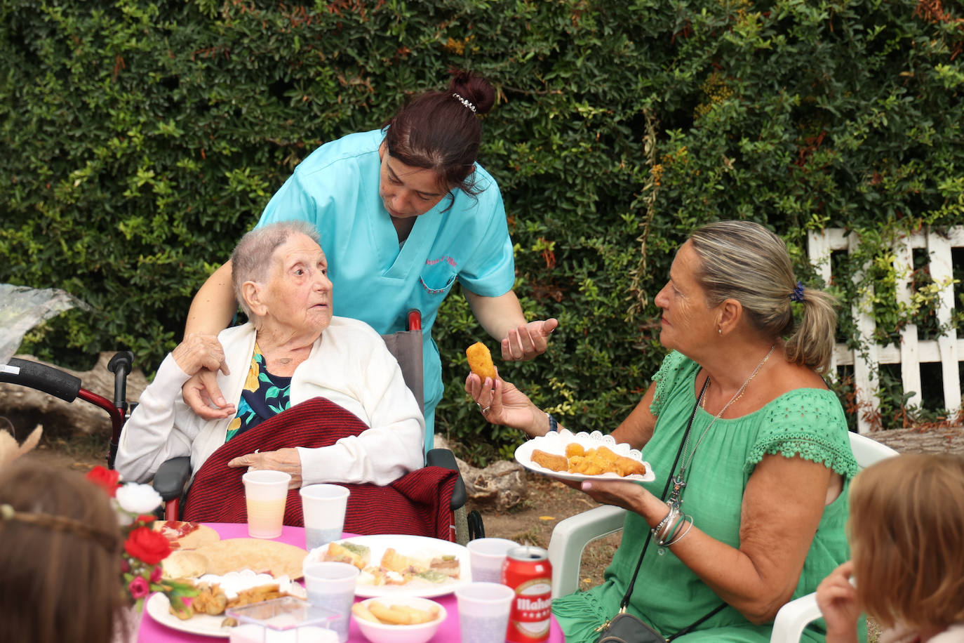 La fiesta de los 30 años de la Residencia El Villar de Laguna