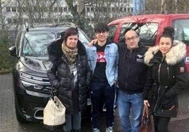 Coral y su marido José, junto a sus hijos en Alemania.