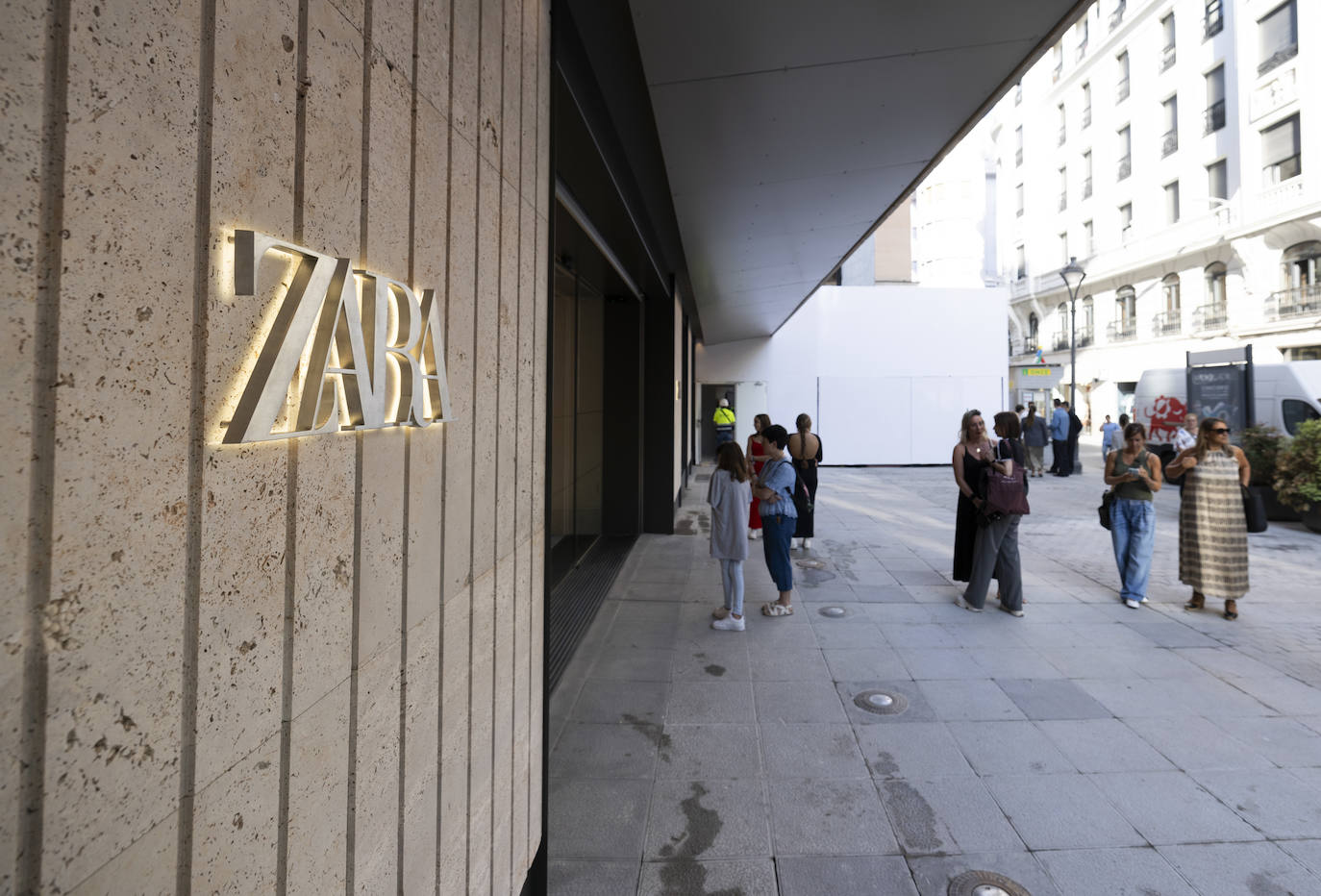 Las imágenes de la apertura de la nueva tienda de Zara en Valladolid