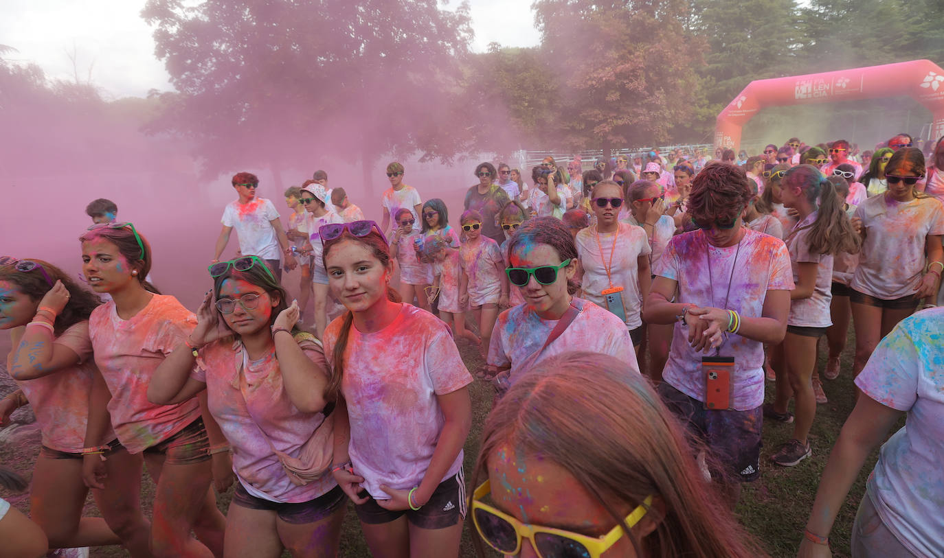 La Holi San Antolín tiñe el Sotillo de colores