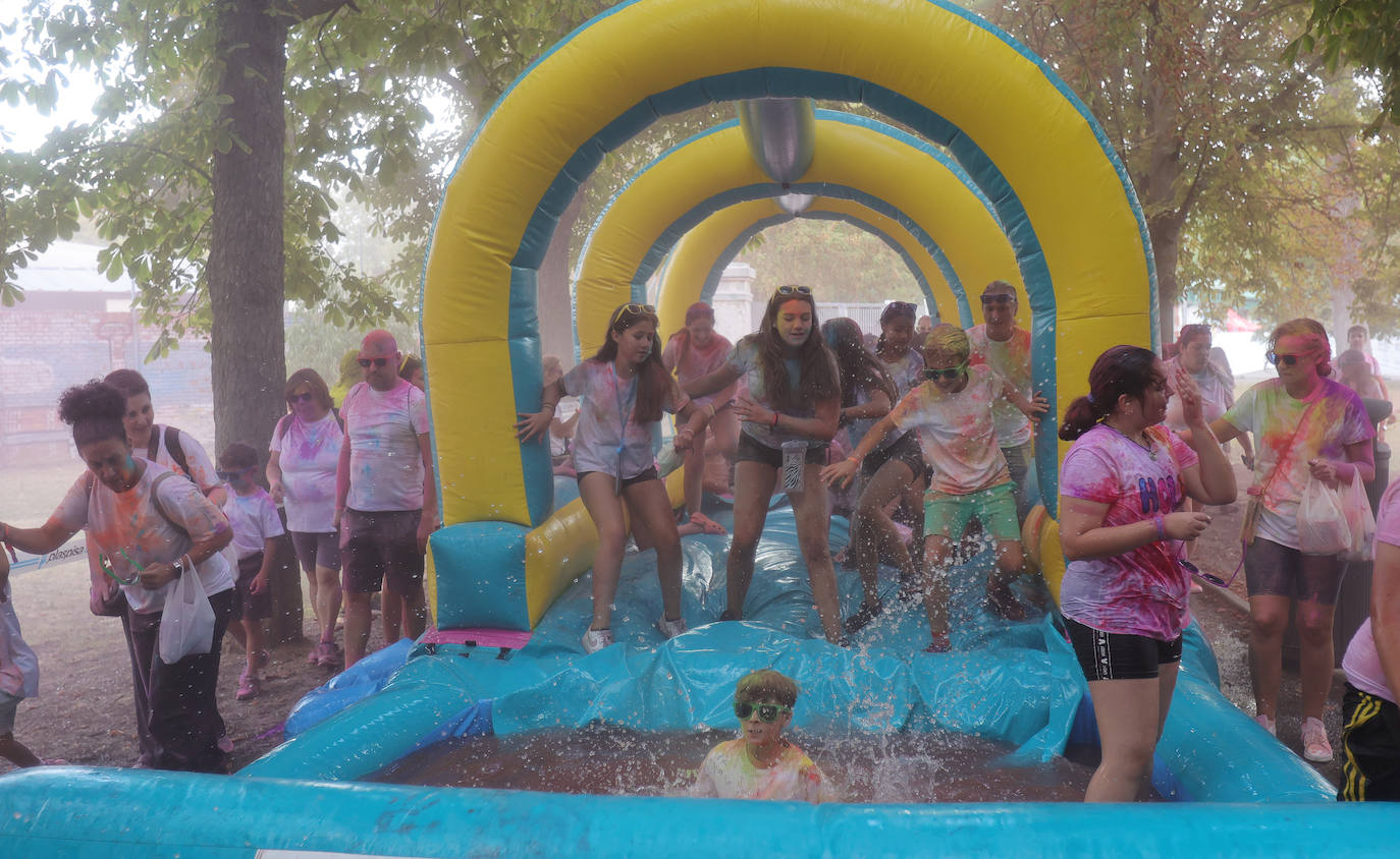 La Holi San Antolín tiñe el Sotillo de colores