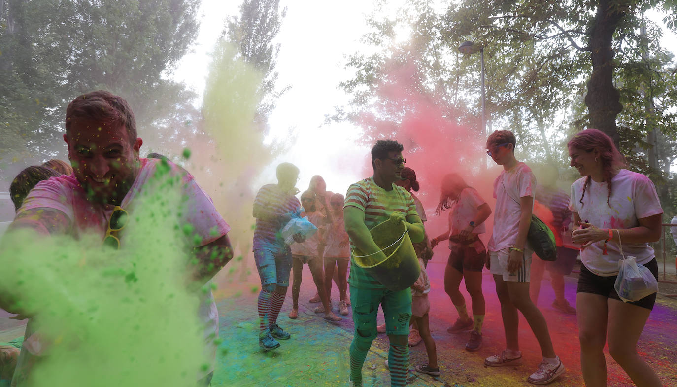 La Holi San Antolín tiñe el Sotillo de colores