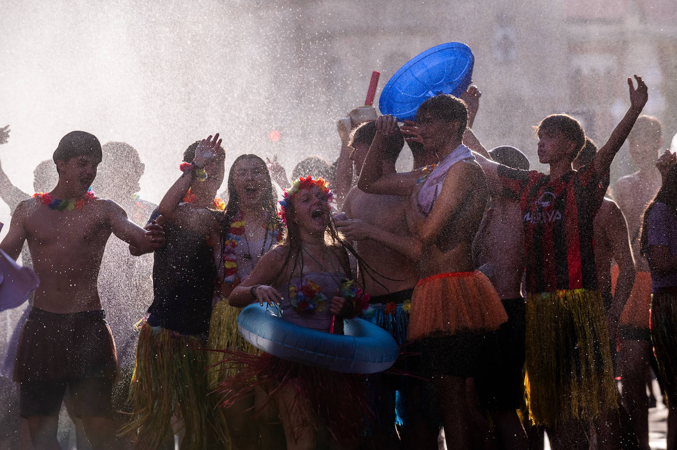 El desfile de peñas de las Fiestas de Valladolid 2024, en imágenes