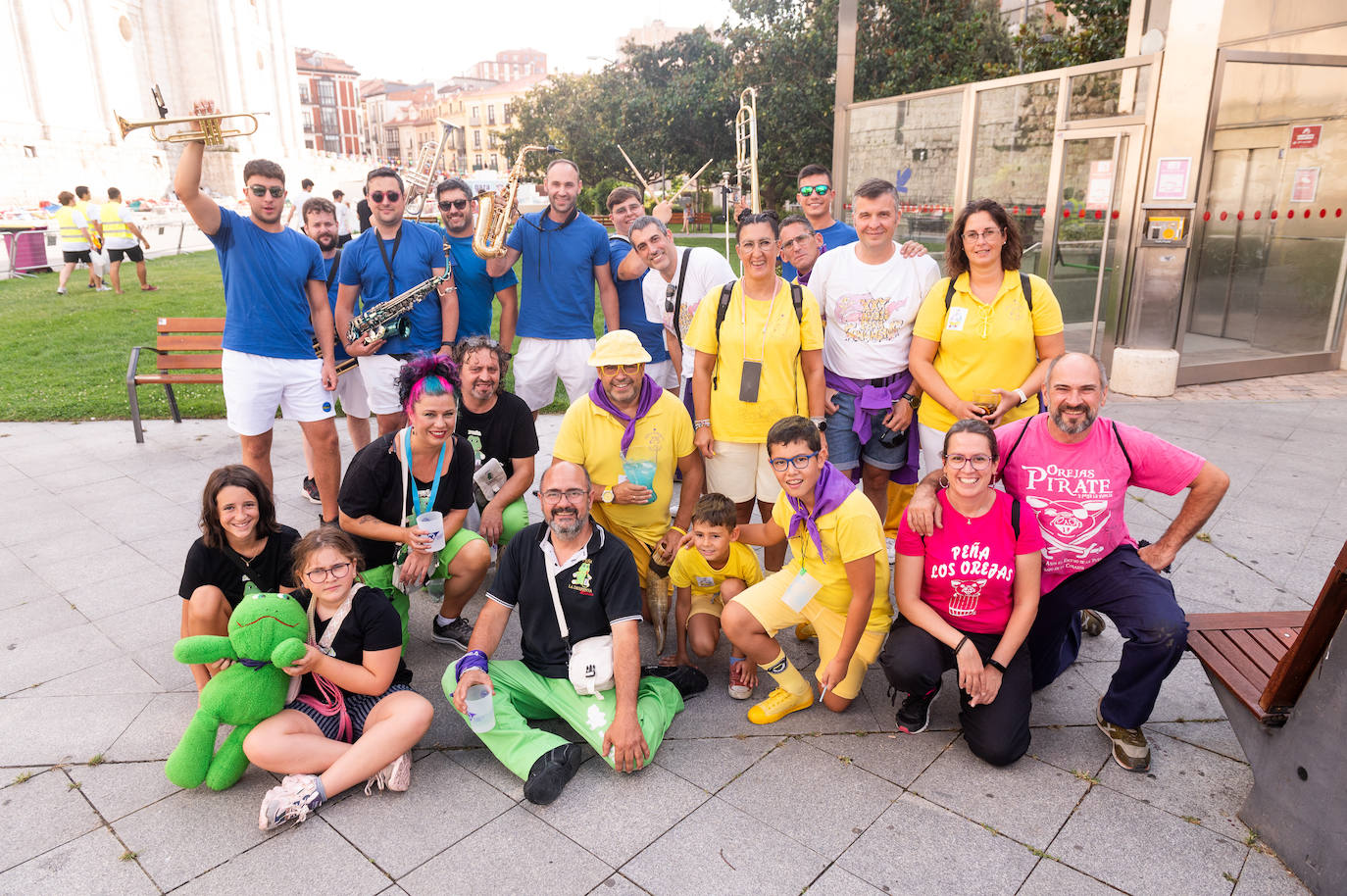 El desfile de peñas de las Fiestas de Valladolid 2024, en imágenes