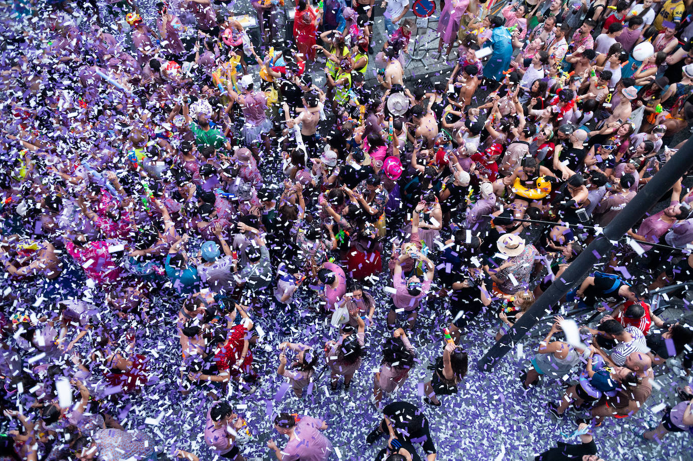 El desfile de peñas de las Fiestas de Valladolid 2024, en imágenes