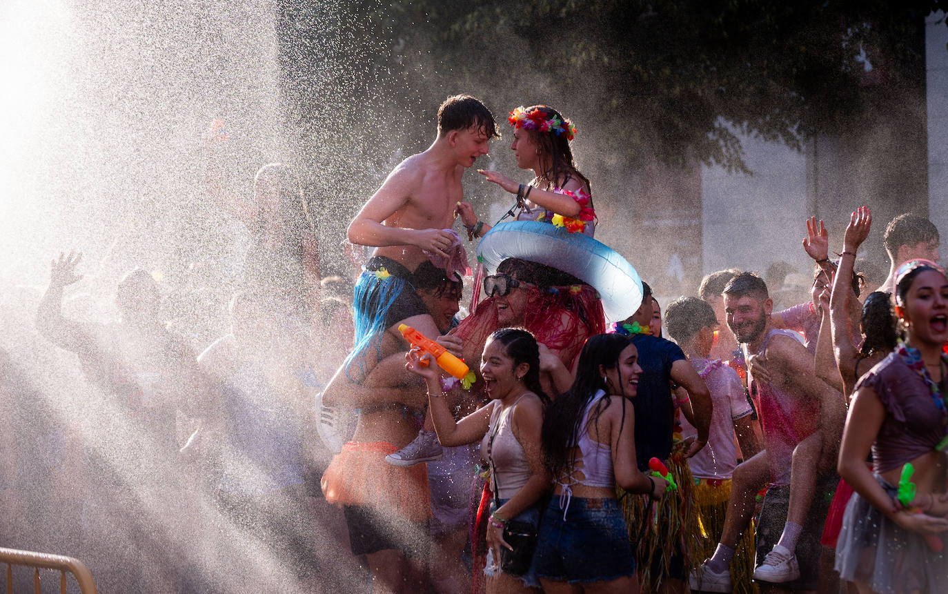 El desfile de peñas de las Fiestas de Valladolid 2024, en imágenes