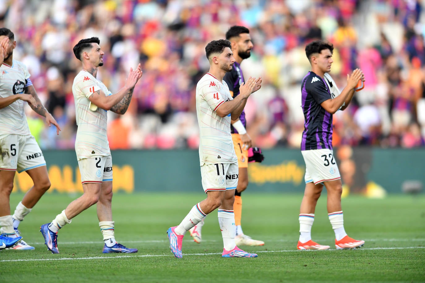 La goleada del Barcelona al Real Valladolid, en imágenes