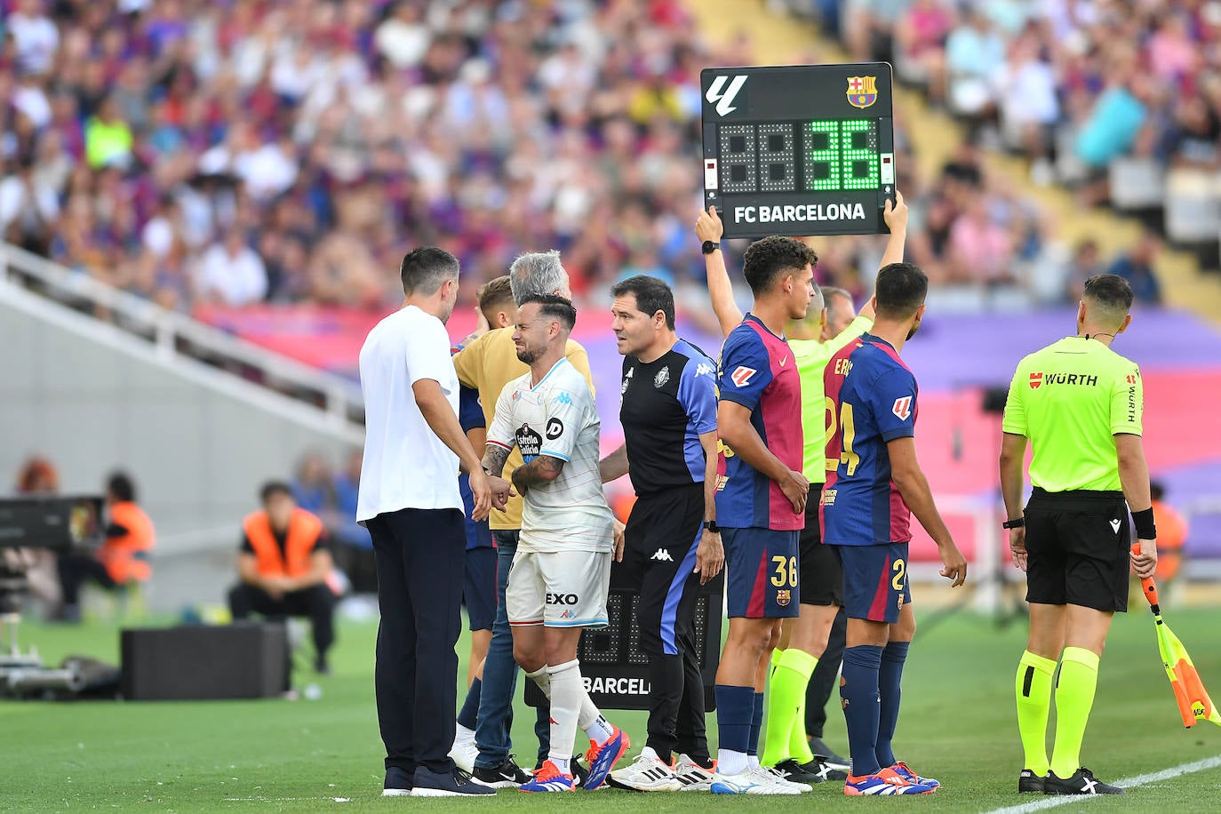 La goleada del Barcelona al Real Valladolid, en imágenes