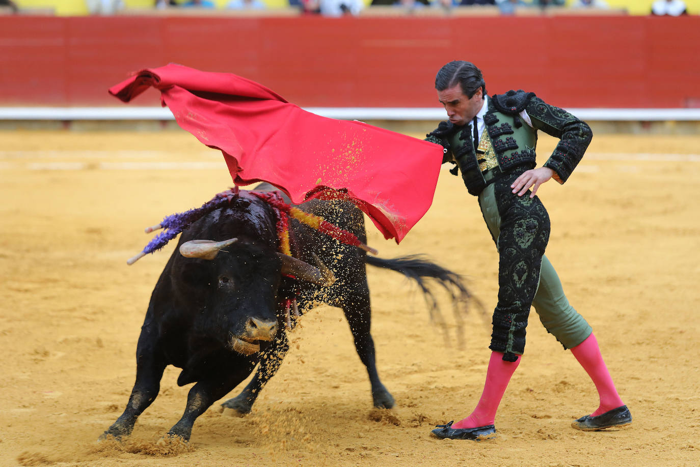 La lluvia no impide a Morante reconciliarse con Palencia