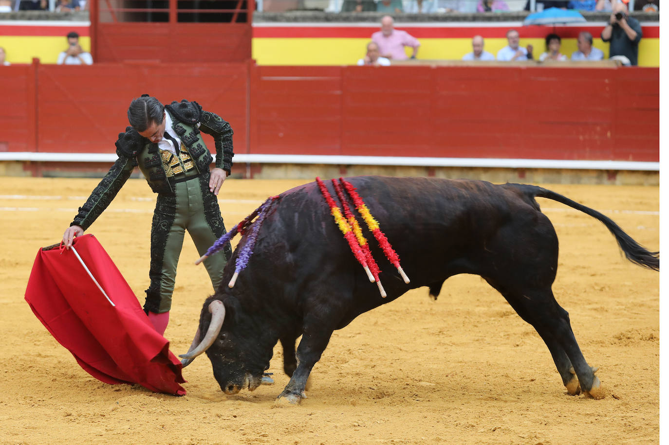 La lluvia no impide a Morante reconciliarse con Palencia