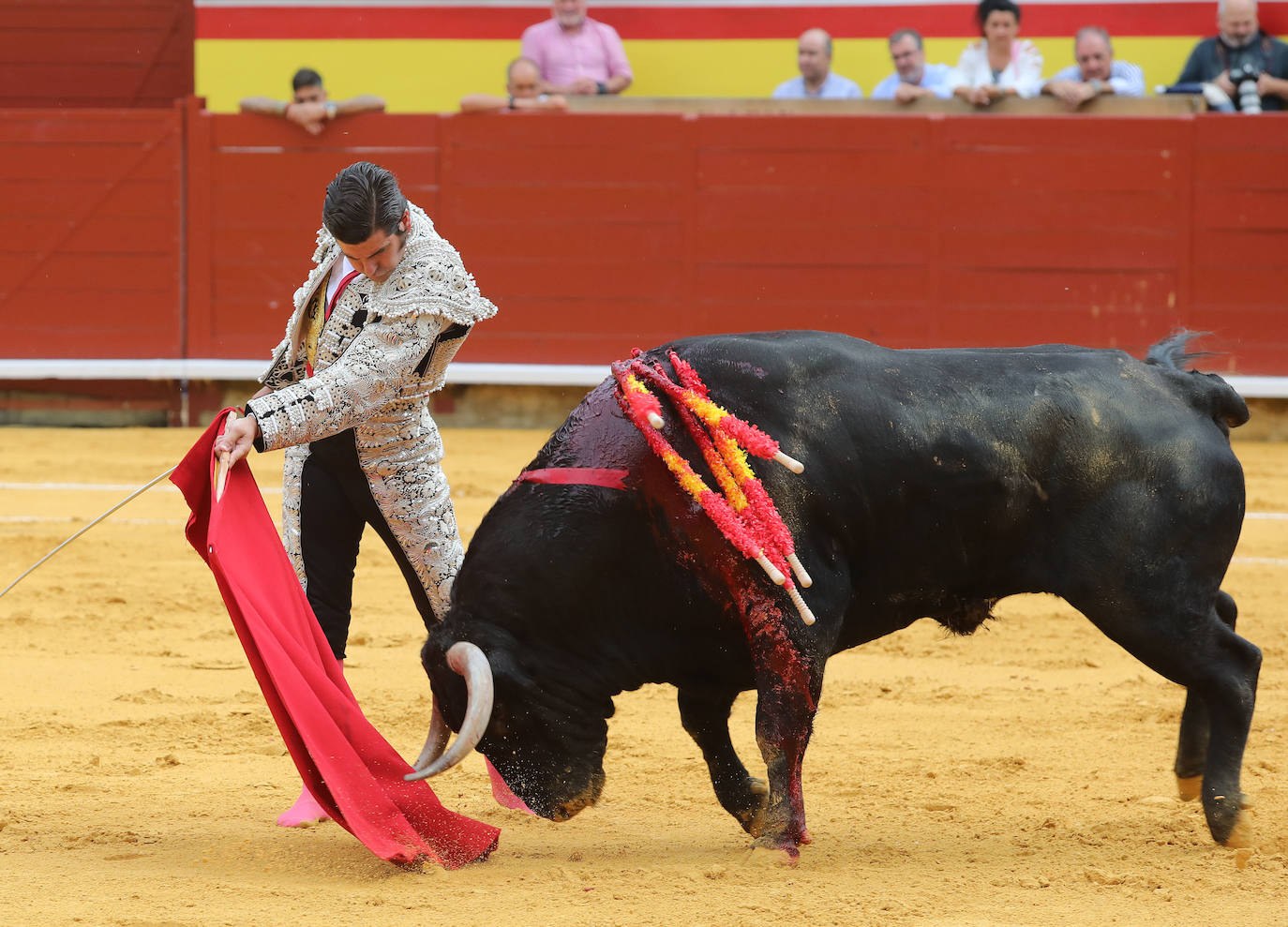 La lluvia no impide a Morante reconciliarse con Palencia