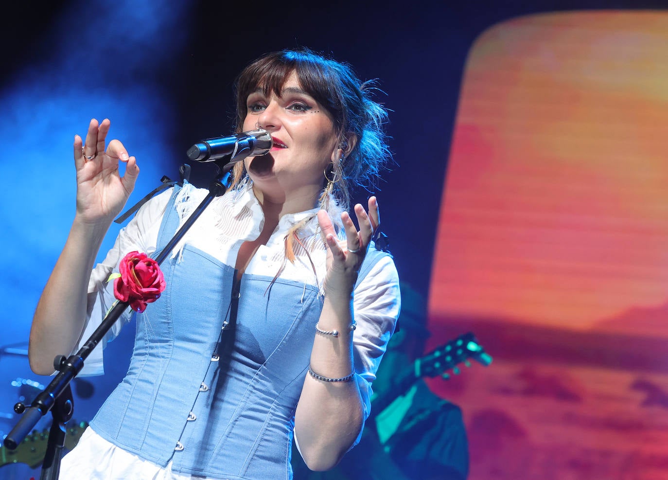 Rozalén llena el parque del Salón con su música