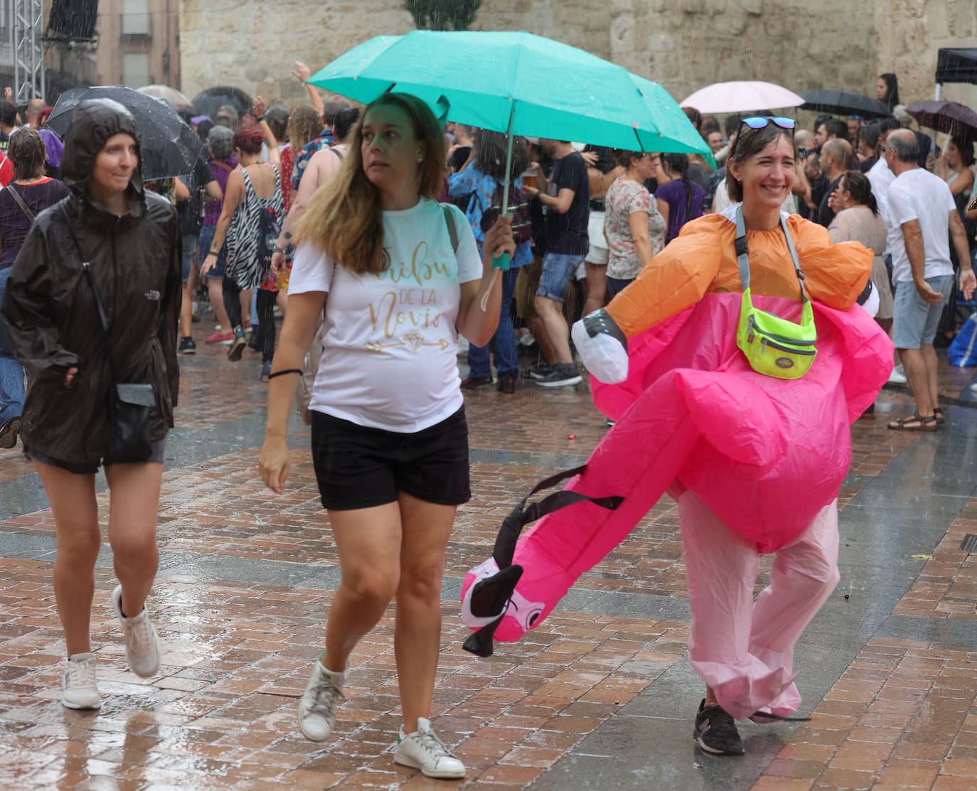 La lluvia rompe las ganas de vermú